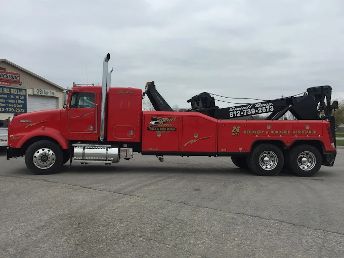 24/7 recovery and roadside assistance truck